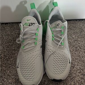 NWOT- Nike AH8050-027 Light Gray Sneakers